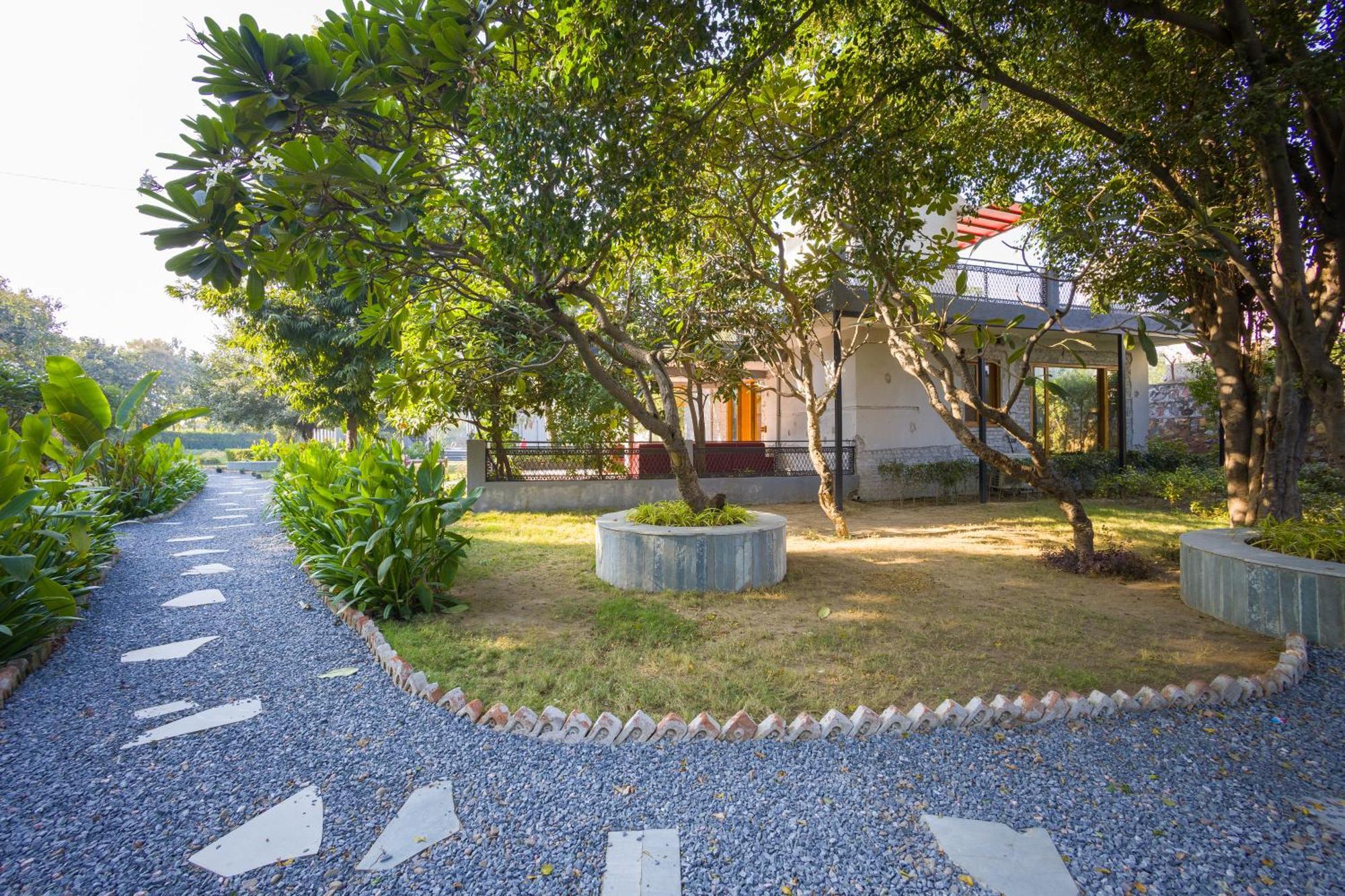 Elivaas Hidden Oasis 4Bhk With Pool, Mud House & Container House Villa Dhauj Eksteriør billede