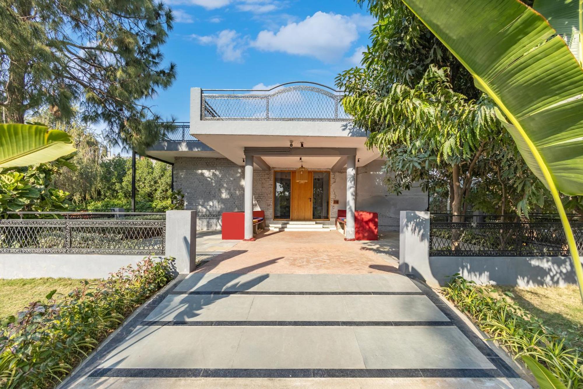 Elivaas Hidden Oasis 4Bhk With Pool, Mud House & Container House Villa Dhauj Eksteriør billede
